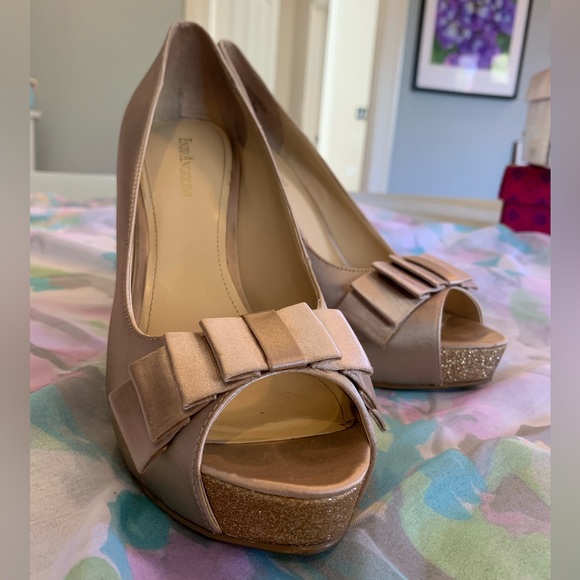 Champagne Gold Pumps - Picture 4 of 11